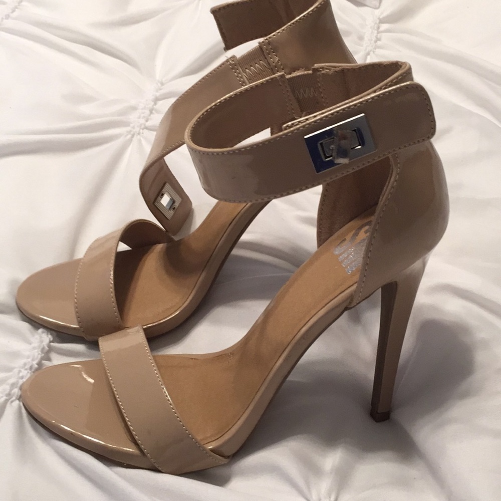 Heels - Picture 3 of 4
